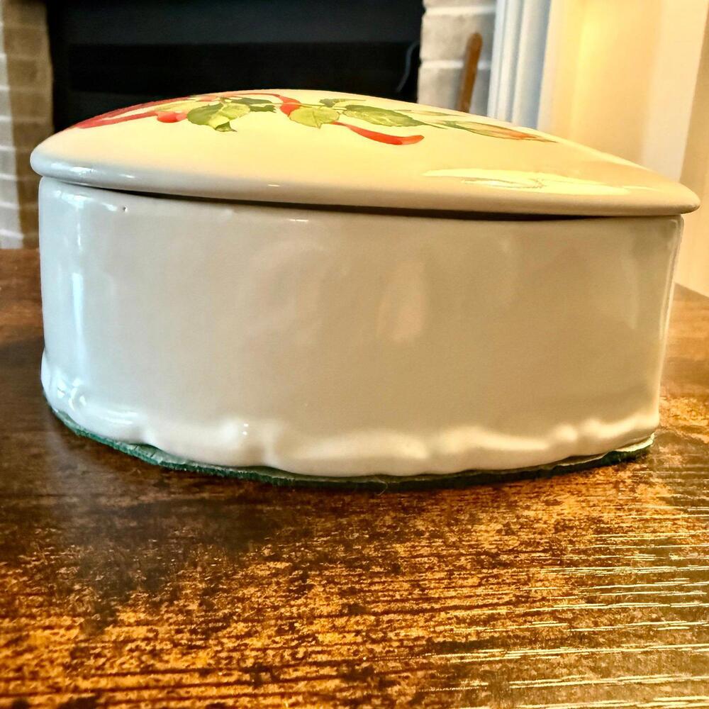 Vintage Charming Porcelain Valentine’s Day Collectible Jewelry/Trinket Box - Picture 7 of 7